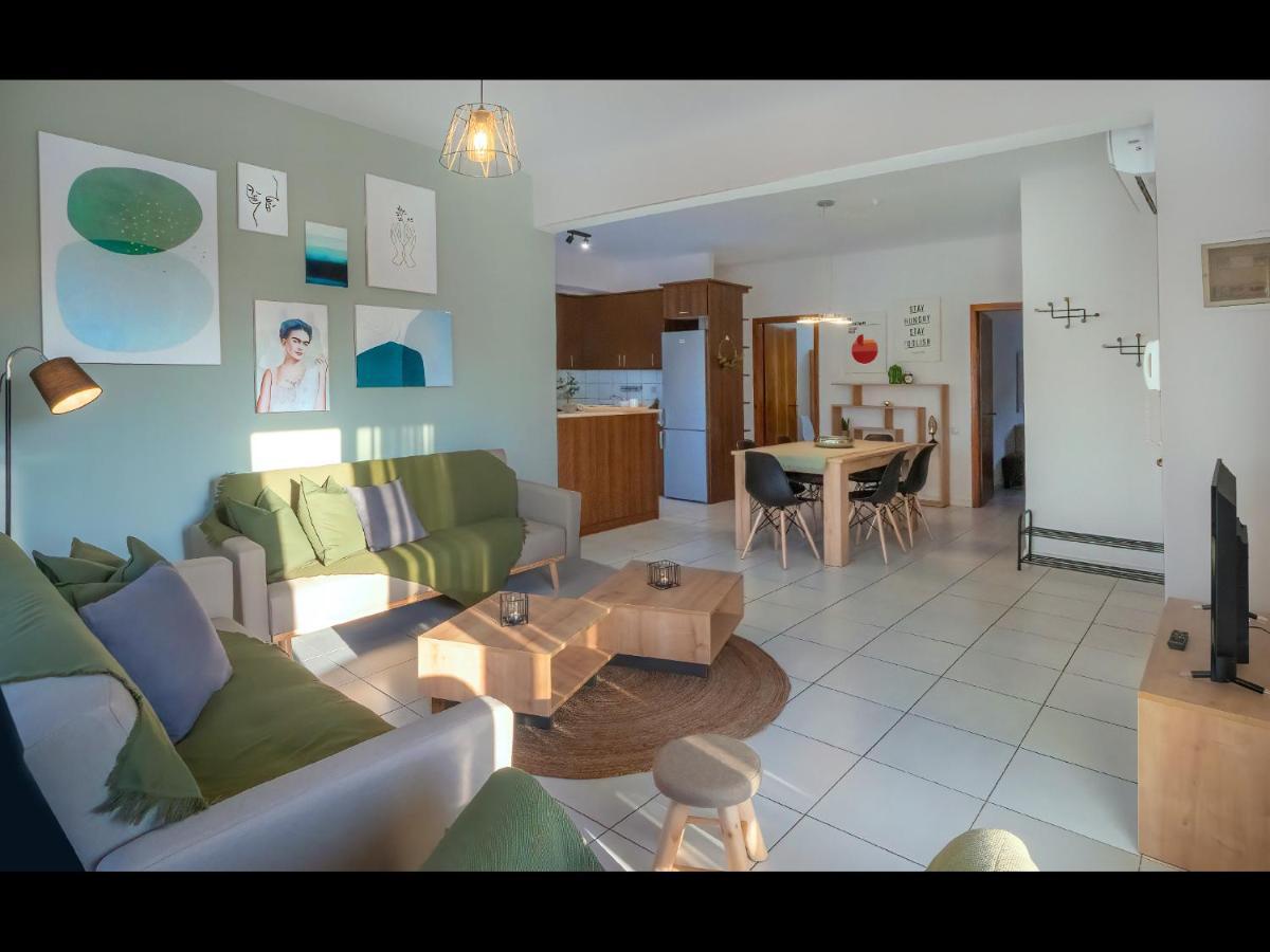 Omalia Apartment Принос Екстериор снимка